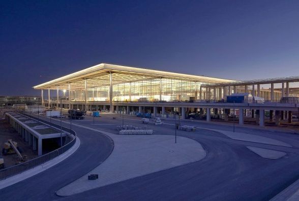 Аэропорт Берлин-Бранденбург откроется в марте 2013 года